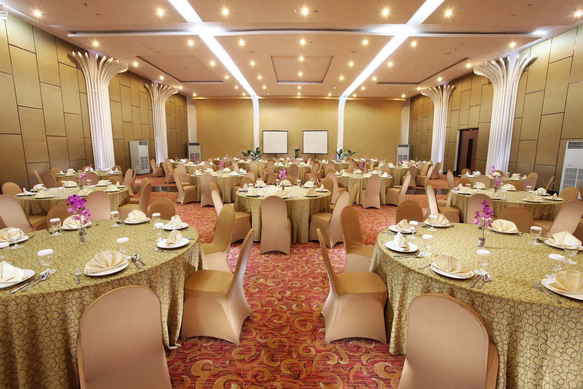 Swiss-Belinn ปังกาลันบุน ภายนอก รูปภาพ